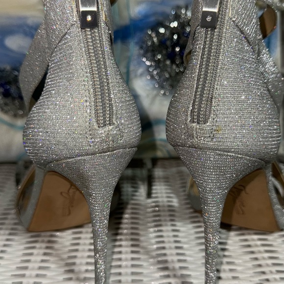 Imagine by Vince Camuto Silver strappy sparkly open toe heels - Picture 3 of 6